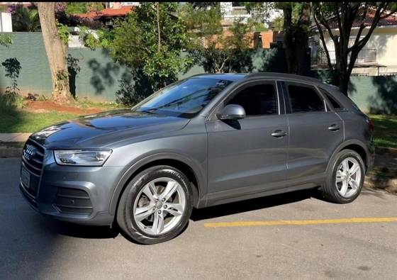 AUDI Q3 1.4 TFSI AMBIENTE GASOLINA 4P S TRONIC AUDI Q3 1.4 TFSI AMBIENTE GASOLINA 4P S TRONIC